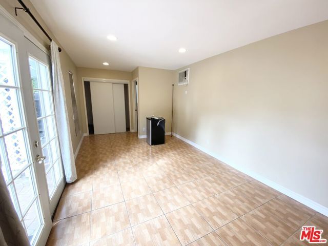 5960 Topeka Drive, Los Angeles, CA 91356