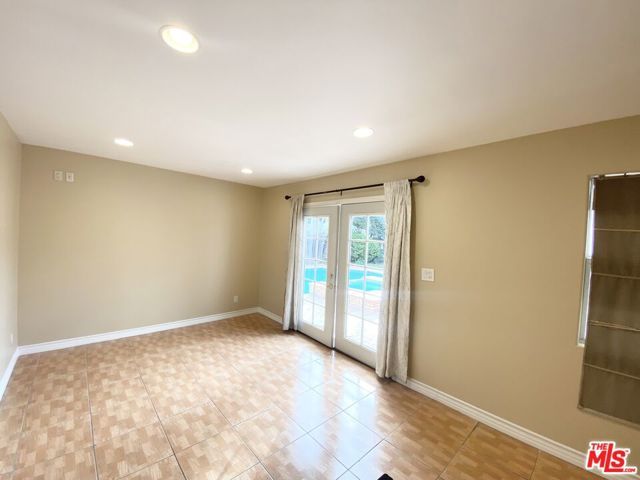 5960 Topeka Drive, Los Angeles, CA 91356