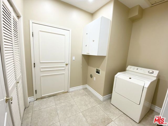 5960 Topeka Drive, Los Angeles, CA 91356
