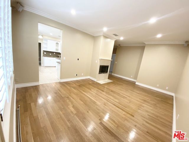 5960 Topeka Drive, Los Angeles, CA 91356