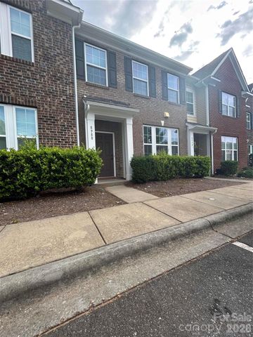 8988 Lanark Lane, Fort Mill, SC 29707