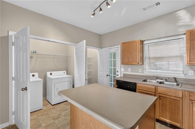 2161 Del Lago Circle NW, Kennesaw, GA 30152