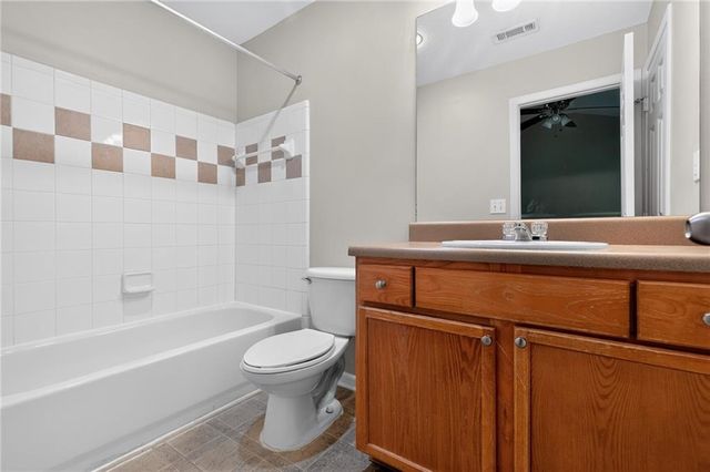 2161 Del Lago Circle NW, Kennesaw, GA 30152
