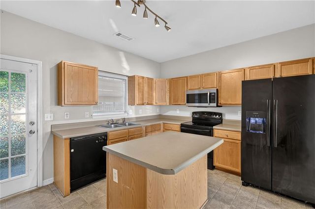 2161 Del Lago Circle NW, Kennesaw, GA 30152