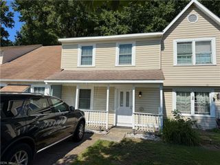 1916 Woodgate Arch, Chesapeake, VA 23320