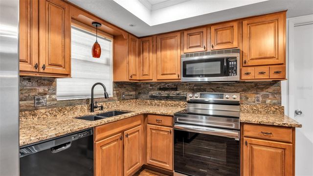 553 VILLA VISTA BOULEVARD, Lakeland, FL 33813