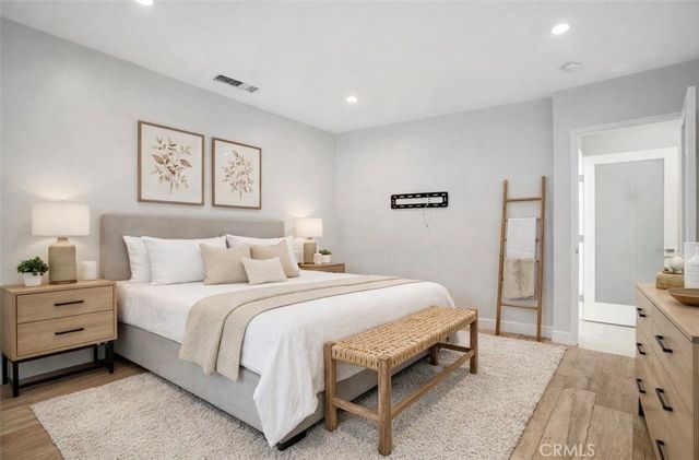 4450 Hayvenhurst, Los Angeles, CA 91436