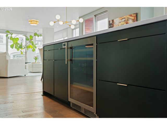 937 Nw GLISAN St 430, Portland, OR 97209