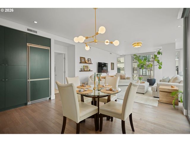 937 Nw GLISAN St 430, Portland, OR 97209