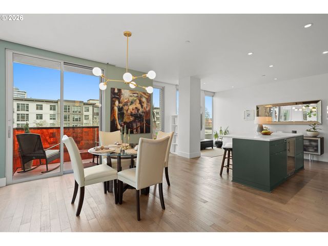 937 Nw GLISAN St 430, Portland, OR 97209