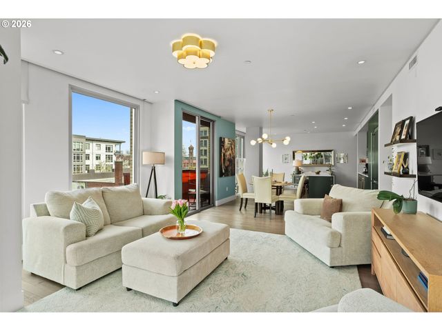 937 Nw GLISAN St 430, Portland, OR 97209