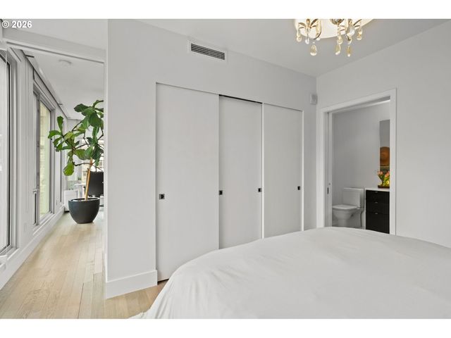 937 Nw GLISAN St 430, Portland, OR 97209