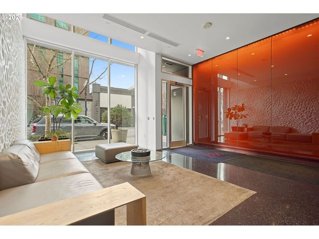 937 Nw GLISAN St 430, Portland, OR 97209