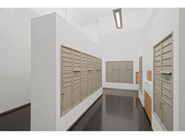 937 Nw GLISAN St 430, Portland, OR 97209