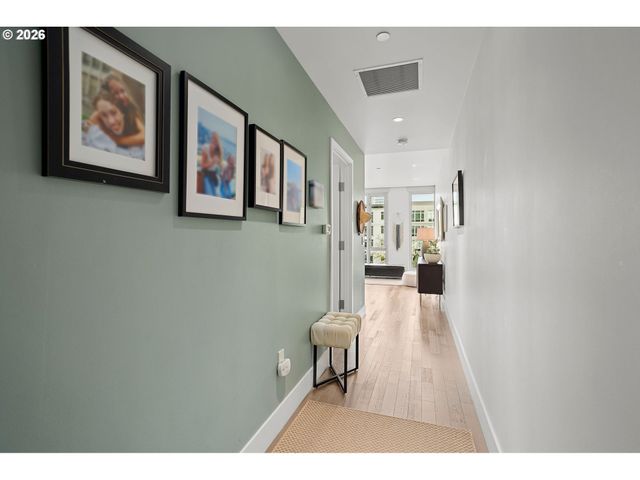 937 Nw GLISAN St 430, Portland, OR 97209