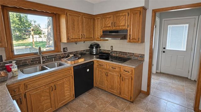 12836 Saint Andrews Drive, Kansas City, MO 64145