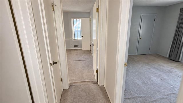 12836 Saint Andrews Drive, Kansas City, MO 64145