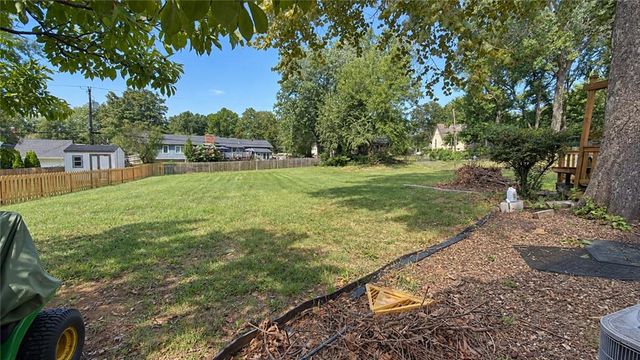 12836 Saint Andrews Drive, Kansas City, MO 64145