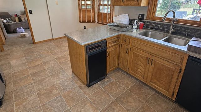 12836 Saint Andrews Drive, Kansas City, MO 64145