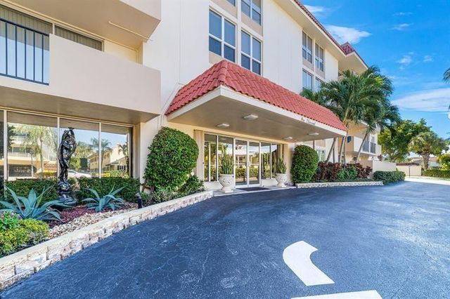 1000 SPANISH RIVER Road 2P, Boca Raton, FL 33432