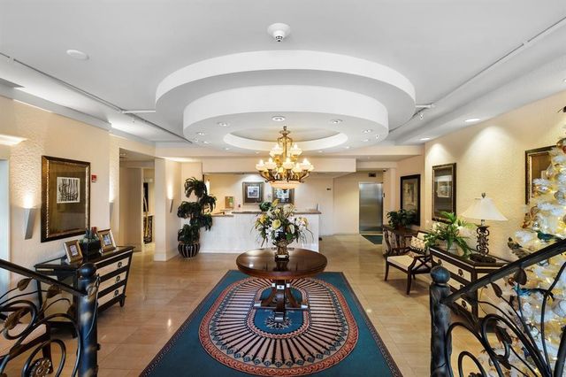 1000 SPANISH RIVER Road 2P, Boca Raton, FL 33432