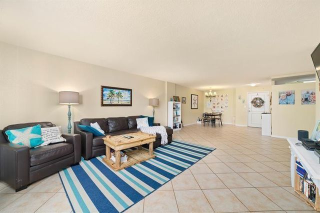 1000 SPANISH RIVER Road 2P, Boca Raton, FL 33432