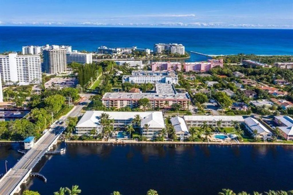 1000 SPANISH RIVER Road 2P, Boca Raton, FL 33432