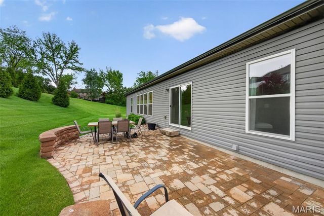 2 Kandahar Court, St Charles, MO 63303