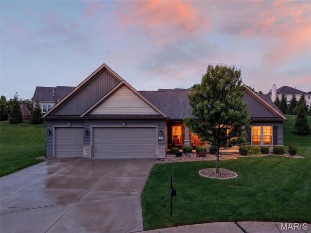 2 Kandahar Court, St Charles, MO 63303