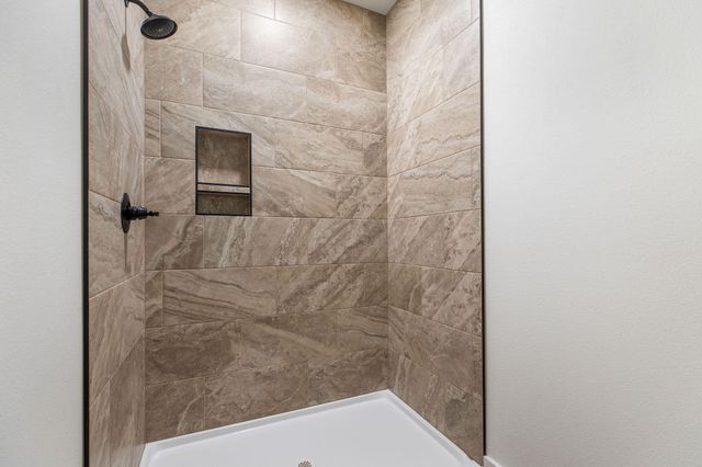 145 Nathan Drive, Hollister, MO 65672