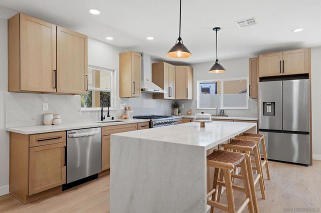 14212 Tobiasson Rd, Poway, CA 92064