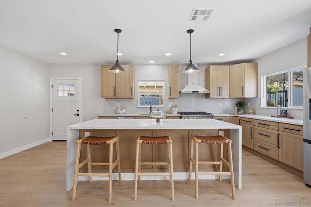 14212 Tobiasson Rd, Poway, CA 92064