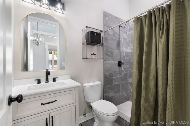 628 E Chestnut Street, Jeffersonville, IN 47130