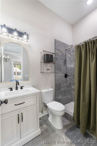 628 E Chestnut Street, Jeffersonville, IN 47130