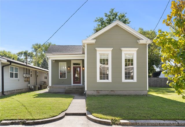 628 E Chestnut Street, Jeffersonville, IN 47130