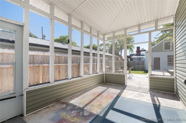 628 E Chestnut Street, Jeffersonville, IN 47130