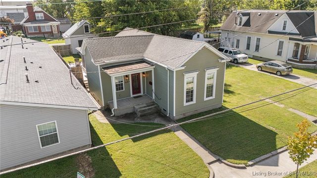 628 E Chestnut Street, Jeffersonville, IN 47130