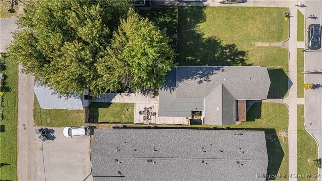 628 E Chestnut Street, Jeffersonville, IN 47130