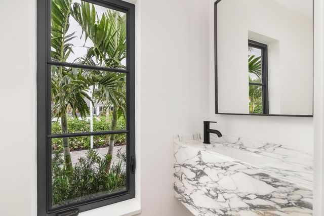 352 Palmetto Street, West Palm Beach, FL 33405