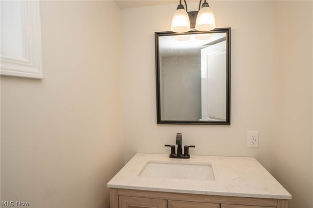 1250 Saint Michaels Avenue, Akron, OH 44320