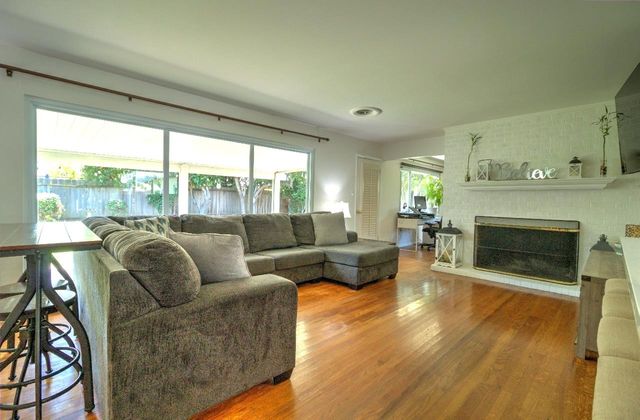 2252 W Benjamin Holt Dr, Stockton, CA 95207