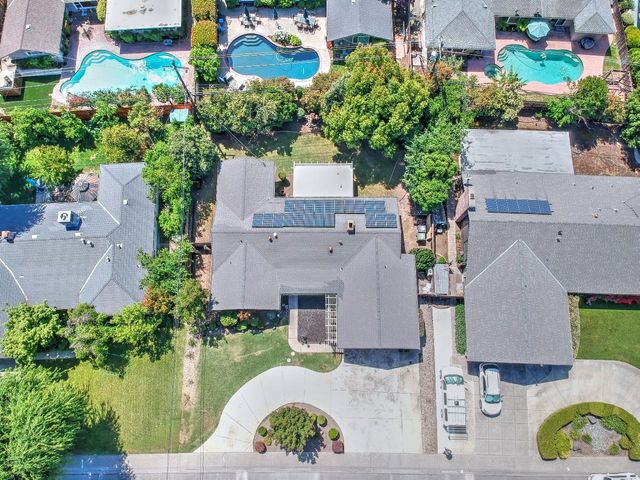 2252 W Benjamin Holt Dr, Stockton, CA 95207