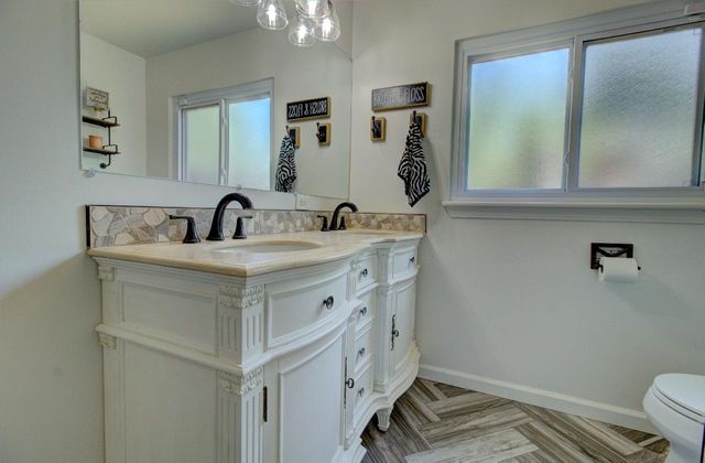 2252 W Benjamin Holt Dr, Stockton, CA 95207