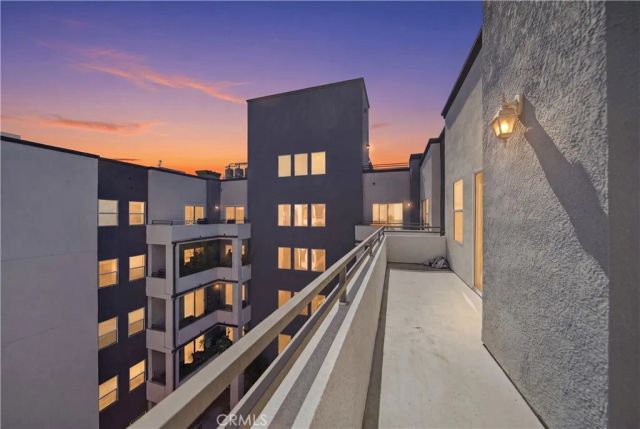 838 Pine 515, Long Beach, CA 90813