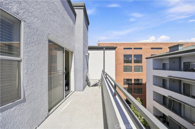 838 Pine 515, Long Beach, CA 90813