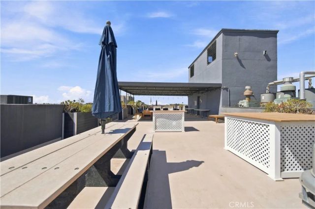 838 Pine 515, Long Beach, CA 90813