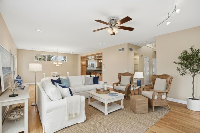 1812 Briam Drive, Valparaiso, IN 46383