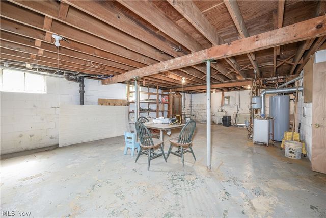919 Robinson Avenue, Barberton, OH 44203