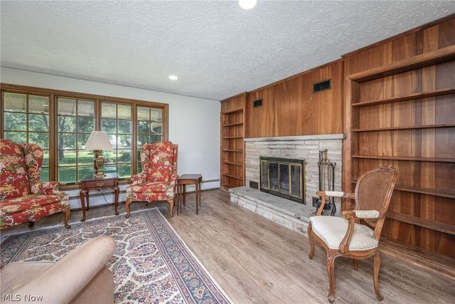 919 Robinson Avenue, Barberton, OH 44203