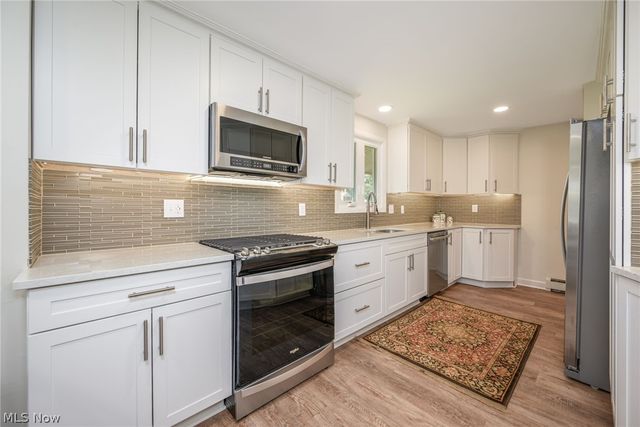 919 Robinson Avenue, Barberton, OH 44203